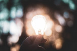 El subidón de la nueva factura de la luz comparando ayer con hoy: un 41% en los horarios que más electricidad usamos