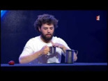 Yann Frisch. El juego de las jarras y pelotas