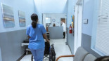 Condenada una enfermera por avisar a un joven de que no era el padre del hijo que esperaba su novia