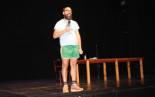 Polémica por el desnudo integral y el contenido de la actuación de Ignatius Farray en Alcañiz
