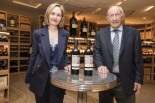 El fundador de bodegas Pesquera deshereda a las tres hijas que le apartaron de su empresa