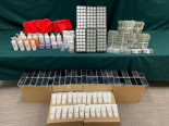 Capturan en Hong Kong a un hombre con 256 CPUs de Intel pegadas al cuerpo (Inglés)