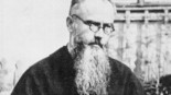 Quién fue el padre Kolbe, el franciscano que murió hace 80 años en Auschwitz y es considerado el “santo del Holocausto”