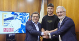 Gaizka Campos escribió este tuit en 2013 cuando tenía 16 años.  Ayer lo fichó el Zaragoza. Pocas horas después se descubrió ese tuit, se armó lío y el club rescindió el contrato