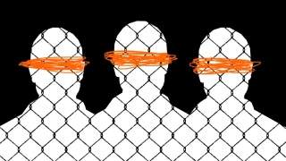 Atados, con los ojos vendados, en pañales: Denunciantes israelíes detallan los malos tratos infligidos a palestinos en un oscuro centro de detención