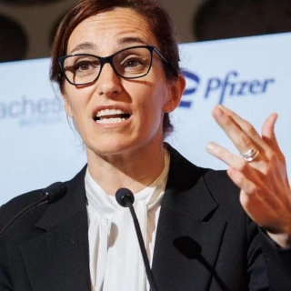 Sanidad inicia los trámites de la Ley de Gestión Pública para "poner coto" a los "usos indecentes" del SNS