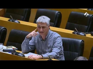 OSKAR MATUTE: «La vivienda es un derecho universal, no un negocio ni un bien especulativo»