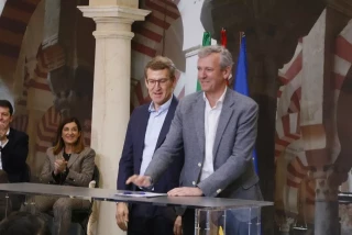 Seis libros usados y un bono de 75 € para material escolar para alumnos que viven con menos de 6.000 euros al año. Así son las ayudas escolares de la Xunta de Rueda