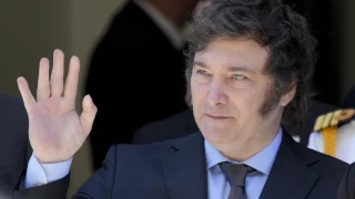 Milei dinamita la posibilidad de una tregua y llama "cobarde" a Sánchez: "Se esconde bajo las faldas de las mujeres"