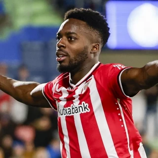 Iñaki Williams ha jugado dos años con un cristal en un pie