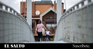 España es uno de los siete países de la Unión Europea sin prestaciones universales para la crianza -