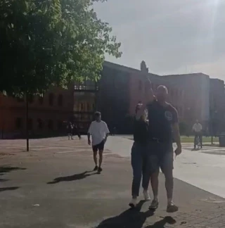 Vídeo: un ultra amenaza a los estudiantes acampados por Palestina en la Universidad de Oviedo