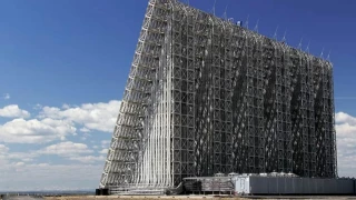 Estados Unidos muestra preocupación por los ataques de Ucrania a estaciones de radar de alerta temprana nuclear en Rusia (EN)