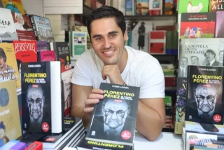 Ultraderechistas amenazan al periodista Fonsi Loaiza de cara a su asistencia a la Feria del Libro de Madrid