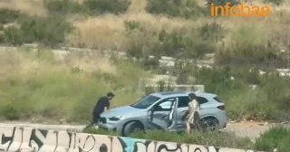 Vídeo del momento de la huida de los asesinos del hermano de Begoña Villacís: cambiando matrículas y a la fuga por un descampado