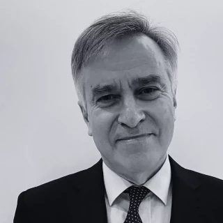 Los 'delitos' con los que los medios de derecha atacan al director del Thyssen