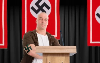 Los nazis, frustrados de que los medios les ninguneen y se nieguen a llamarlos nazis