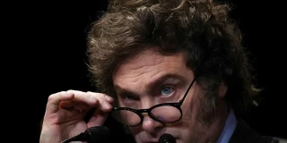 Milei anuncia el despido de otros 50.000 funcionarios para «reducir el Estado a la mitad»