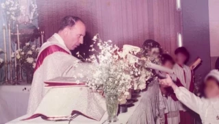 Denuncian que un capellán de Barcelona tenía un piso donde él y otros religiosos abusaban de menores (CAT)