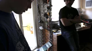 El control parental de los móviles supera a las familias: "Soy informático y no consigo averiguar cómo mi hijo lo piratea"