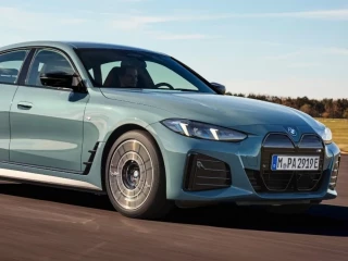 El Estado compensará a un hombre al que le confiscaron un BMW y la policía se lo devolvió con arañazos y golpes