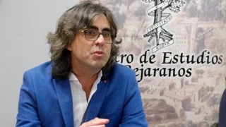 Ediles de Béjar “tienen que sujetar y agarrar” al alcalde, del PP, para evitar que agreda a una concejala del PSOE