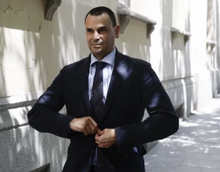 El novio de Ayuso recibe un premio por su declaración de la Renta