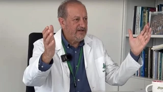 «Es insostenible consumir palitos de una merluza que lleva cuatro años congelada y pescada en Namibia»