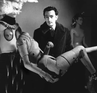 Cuando tuvo lugar la mayor exposición surrealista de todos los tiempos