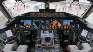 Pánico en un vuelo intercontinental: el parabrisas de un Boeing se rompe a 12.000 metros de altitud