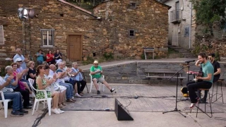 El concierto de Manuel Carrasco a los 15 vecinos de una pedanía de Zamora