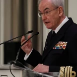 El jefe de la Armada ya respondió al "bloqueo naval" que pide el PP para que no lleguen migrantes: "La obligación es rescatarlos"