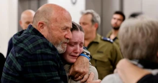 'Lástima que hayas vuelto': La adolescente israelí liberada por Hamas dice que recibió comentarios 'horribles y negativos de israelíes' [EN]