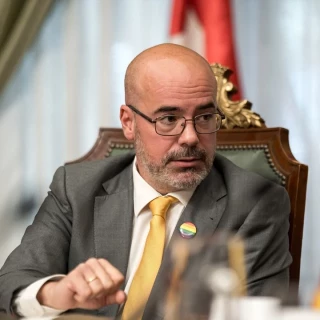 El delegado del Gobierno en Madrid califica a Ayuso de "irresponsable" por "sembrar dudas" sobre las Fuerzas y Cuerpos de Seguridad