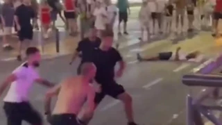 Los 'hooligans' la lían en Benidorm: batalla campal en pleno centro tras la final de la Eurocopa