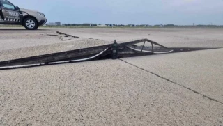 Debrecem, el 2º aeropuerto de Hungria, cerrado por el calor que ha deformado la pista. [CAT]
