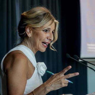 Sumar y PSOE acuerdan derogar las injurias a la Corona y medidas de reparación al honor en casos de "lawfare"