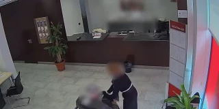 Cazan a la cuidadora de un anciano de 91 años tratando de vender su piso cuando ya le había vaciado 53.000 euros de su cuenta