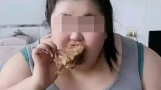 Muere una 'influencer' de 24 años por comer en exceso durante un directo