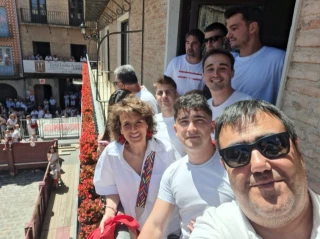 UPN manipula una imagen para borrar las referencias a Euskal Herria de la camiseta de un edil