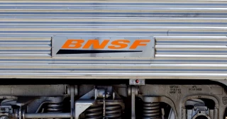 Joven de Nebraska es acusado de desacarrilar un tren para grabarlo y subirlo a YouTube [EN]