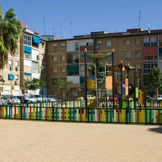 A prisión por la «brutal agresión» que dejó en silla de ruedas a un hombre tras robarle en Málaga