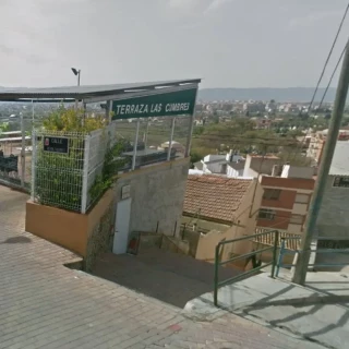 Un local responde a quienes exigían comer en terraza: "No vamos a tener a un camarero trabajando a más de 40 grados"