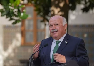 Esto es lo que cobran los diputados a los que "les cuesta trabajo llegar a fin de mes", según el presidente de la Cámara andaluza