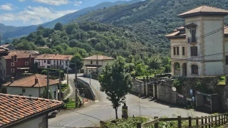 El agresor de la motosierra de Peñamellera Alta: un ganadero conflictivo al que apodan “Bin Laden”