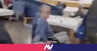 Ancianos en silla de ruedas en el centro de mayores de Massanassa (Valencia) quedan atrapados en el comedor por la Dana