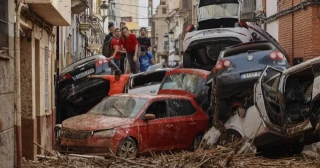 Trece bulos que intentan enfangar el paisaje informativo tres días después de la dana de València