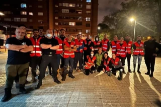 Voluntarios de día, paramilitares de noche: grupos neonazis organizan patrullas nocturnas en València