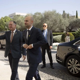 Israel: dos gendarmes franceses detenidos en Jerusalén en un lugar gestionado por Francia, París denuncia una “situación inaceptable” (FRA)
