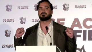 Alvise se viste de militar en la dana de Valencia para intentar infiltrarse entre policías y bomberos de Paiporta